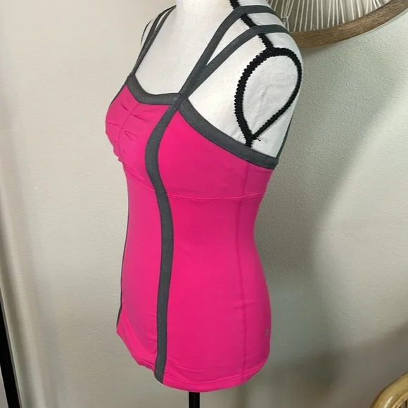 Lululemon Insight Tank Top Magenta Pink woman’s size 4 - Picture 4 of 10